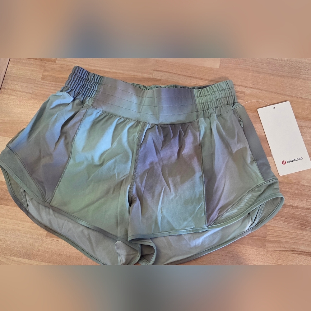 Lululemon Hotty Hot High-Rise Shorts 2.5" size 6 Brand new with tags Green Multi - Picture 5 of 6